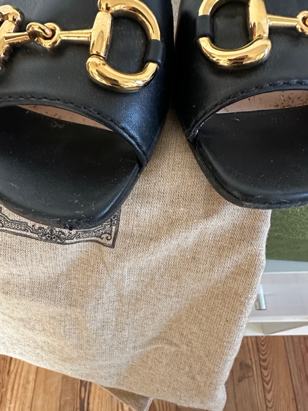 Gucci Black Leather 1.25” heel with Gold Horsebit size 38 - Picture 3 of 5